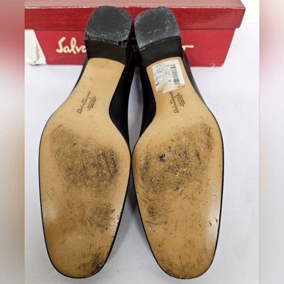 Salvatore Ferragamo Charade Vintage Calf Leather Heels in Black and Gold Sz 9.5 - Picture 9 of 13